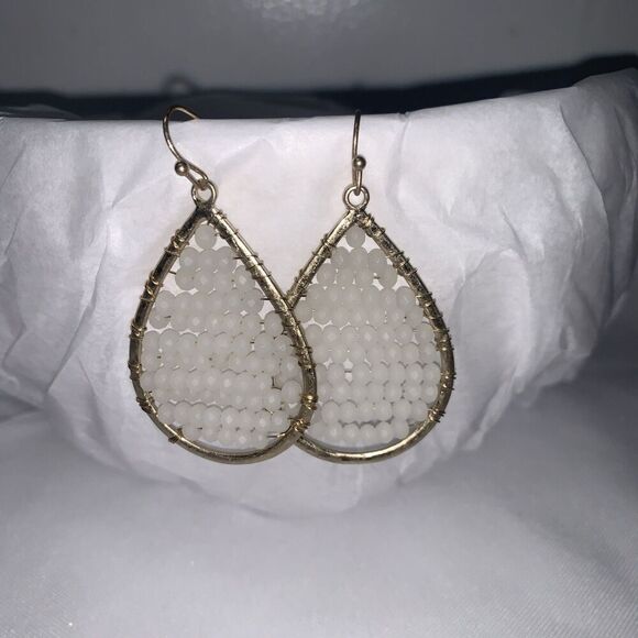 Marlyn Schiff Beaded White Crystal Earrings Tear Drop Dangle Gold Cream Wired - Picture 1 of 8